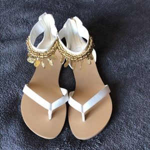 Shoe Dazzle Shoes - NWOT Shoedazzle ®️.Gold dangles. Perfect condition Shoe Dazzle Shoes - NWOT Shoedazzle ®️.Gold dangles. Perfect condition